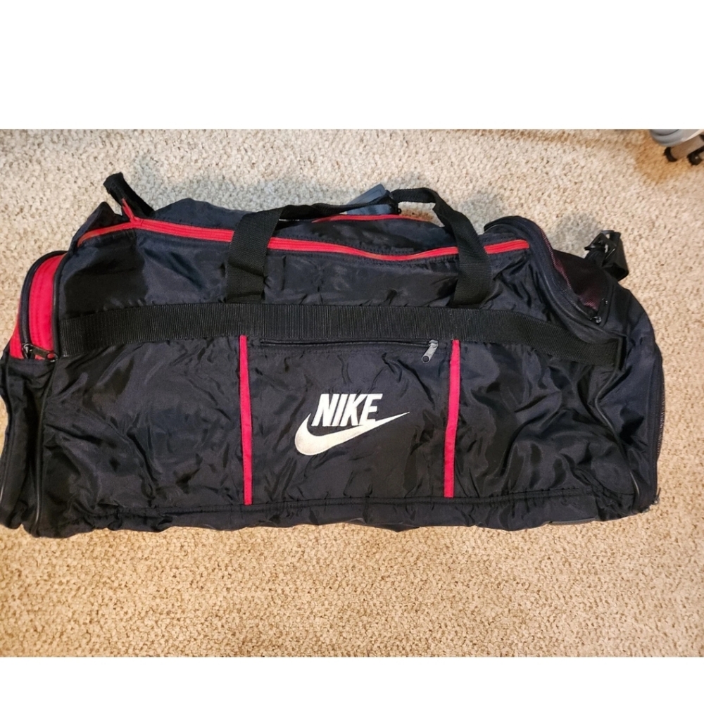 Nike Red/Black Duffle Shoulder Gym Travel Sports Bag